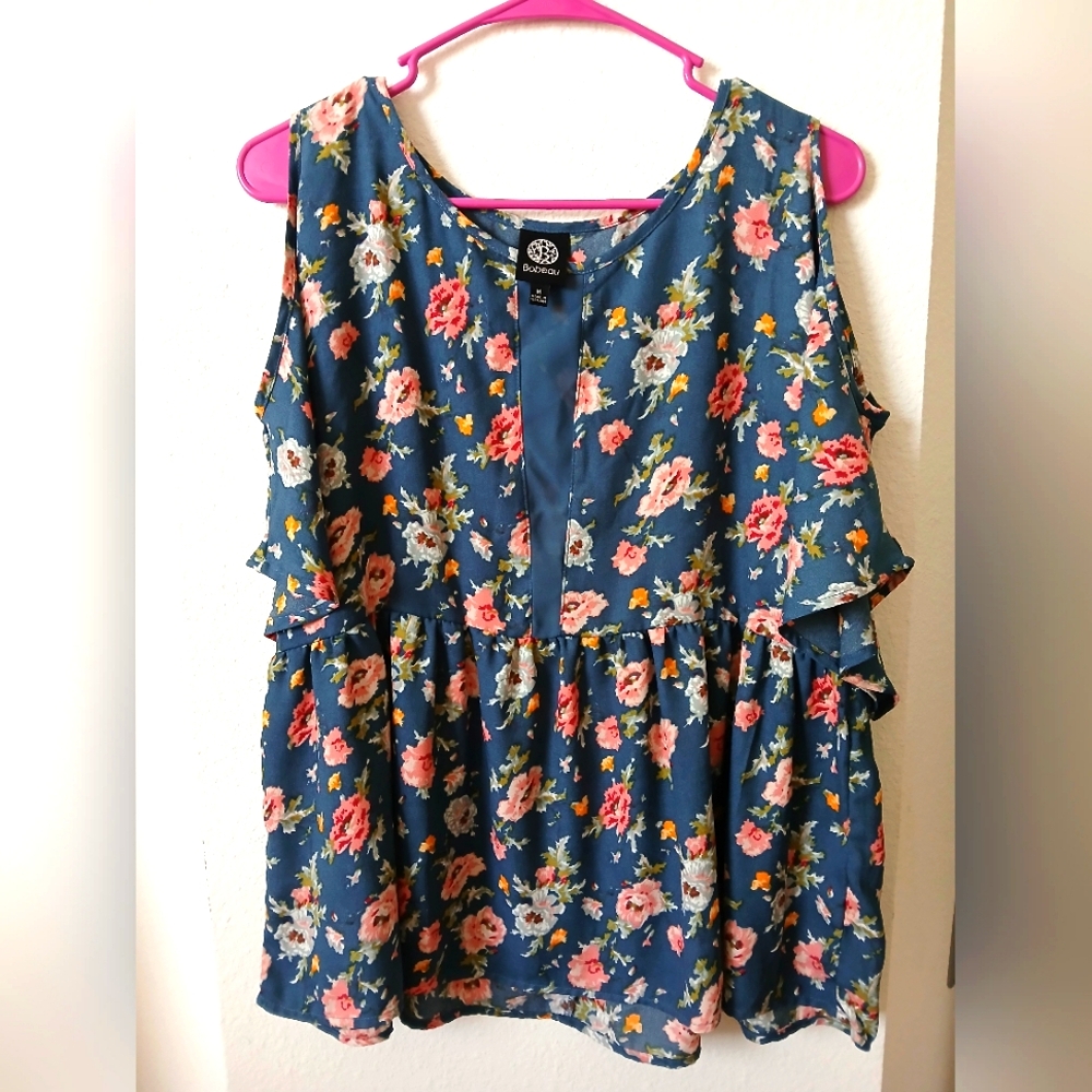 BOBEAU MEDIUM OFF SHOULDER BLOUSE